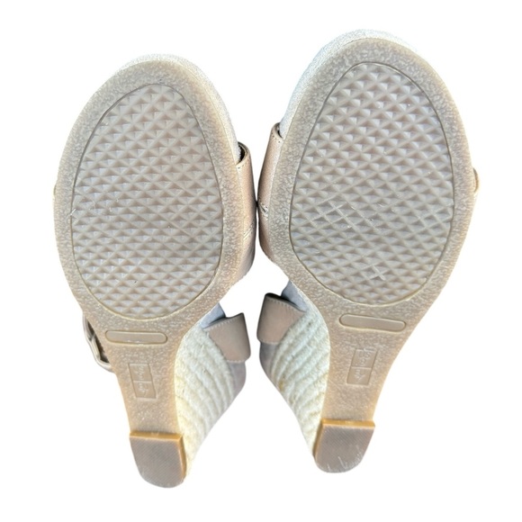 AEROSOLES  Women's Plush Baby Wedge Sandals Sz 9M Nude Faux Leather Slingback - Picture 8 of 10